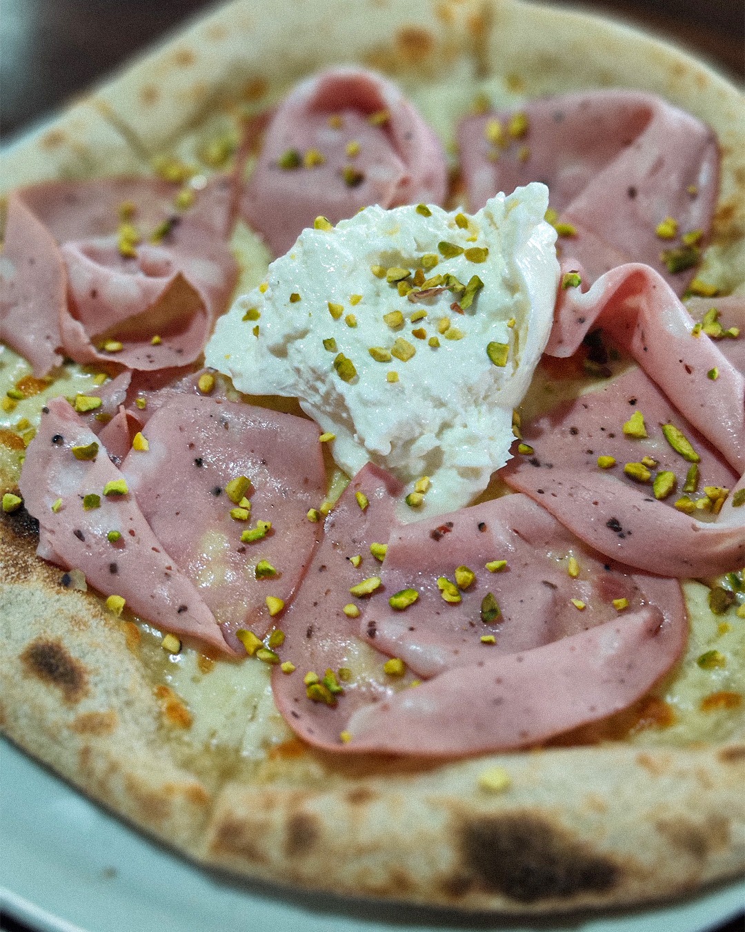 pizza mozarella y burrata